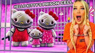 SURVIVE the EVIL HELLO KITTY Family 😱 (Roblox)