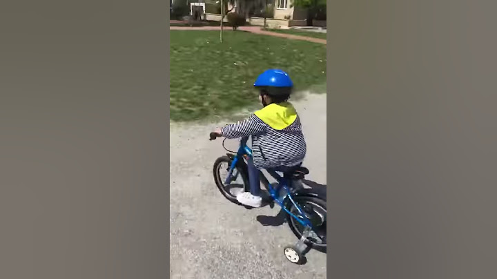 EĞLENCELİ ÇOCUK VİDEOSU Ömerfaruk bisiklet sürüyor💨