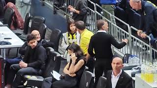 Aziz Başkanın Kızı Yaz Yıldırım, Devre Arasında Erkan Abiyle Koyu Bir Sohbete Dalar