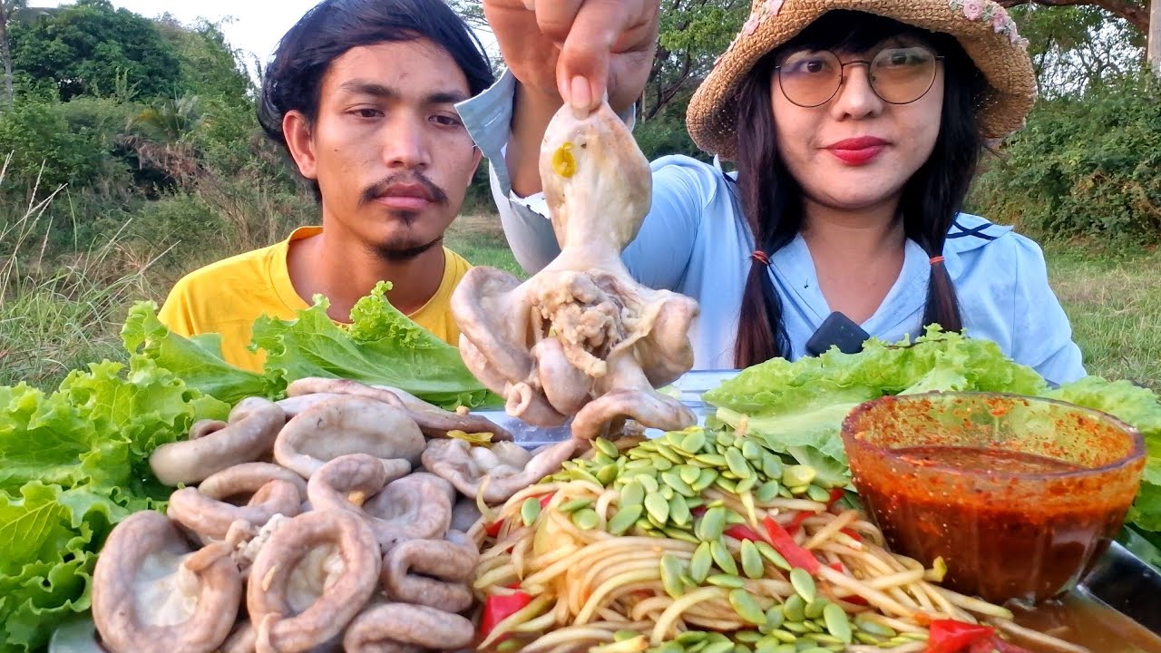 ส้มตำไส้ต้ม