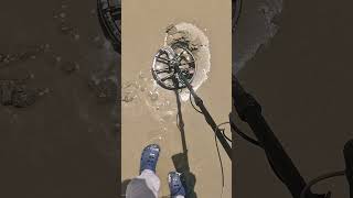 detector de metais na praia #tesouro  #caçador #detector #metal