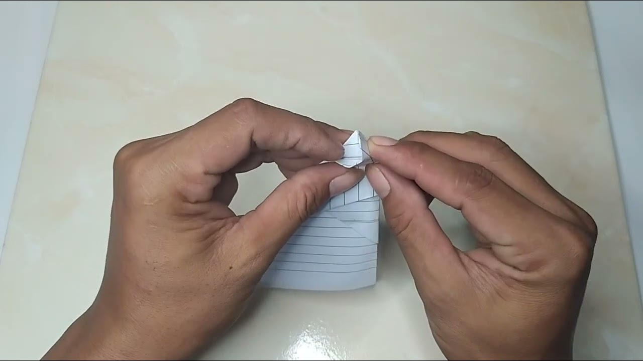 Pesawat kertas bisa terbang lama