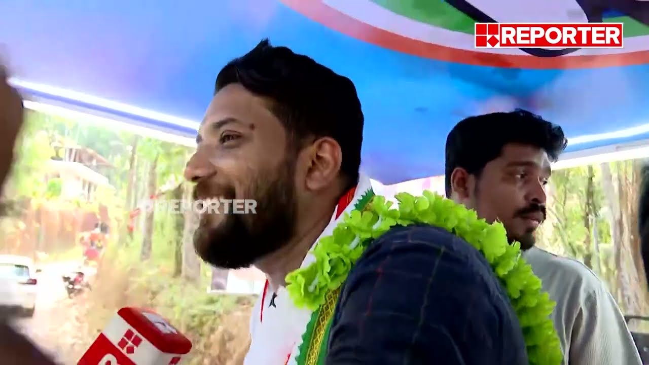 'ചേച്ചി എല്ലാവരോടും പറയണേ, കൂടെയുണ്ടാവണം'; റോഡ് ഷോയ്ക്കിടെ വോട്ടറിനോട് Shafi Parambil | Election2024