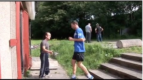 ENZO MACCARINELLI doing steps outside CALZAGHE GYM in 2010. JOE CALZAGHE stops by for chat.