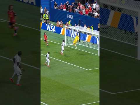 Vozinha saves Oyarzabal header in Cabo Verde draw with Spain. 🧤