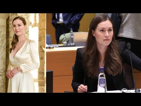 Сана марин фото в купальнике