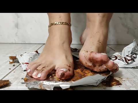 Feet ASMR Session 🦶 Crushing a croissant