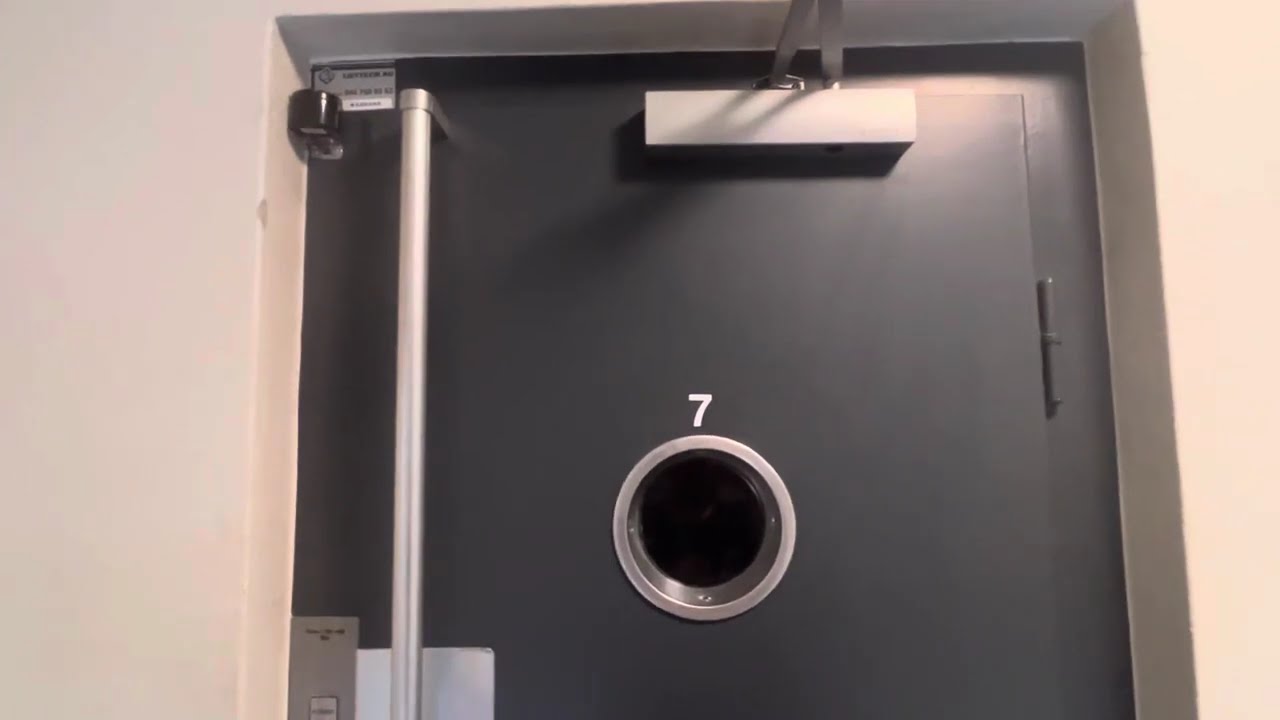 Magnifique ascenseur AG, Bahnhofstrasse 10 @ Brig en Suisse 