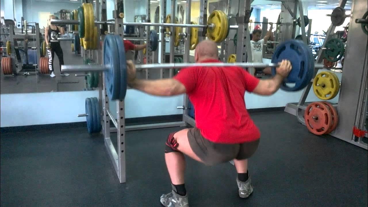 Штанга 110 кг. Присед 100 кг. Присед 110 кг. Бабочка 20 повторений вес 18 кг. Присед 100.