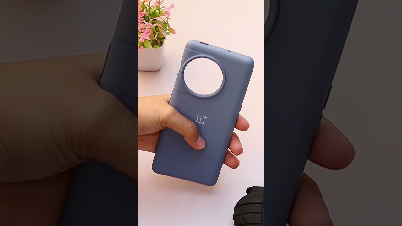 KeHowy Cover per Oneplus 13R, Antiurto Cellulare Paraurti Custodia, Solida Colore Opaco Silicone TPU Telaio, [Protezione Della Fotocamera] Anti-Graffio PC Retro Trasparente per Oneplus 13R - Nero