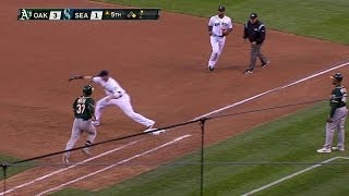 OAK@SEA: Mariners turn two on Moss, end inning