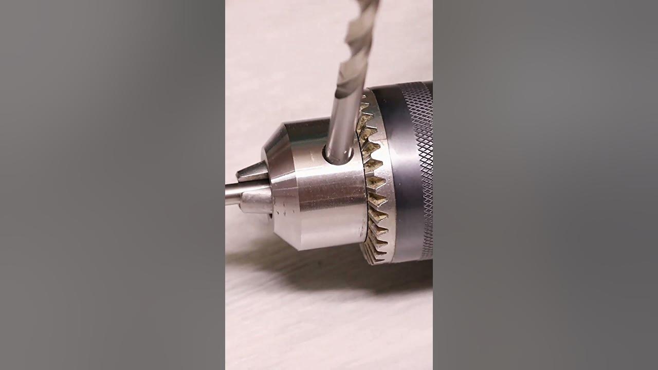 Great idea how to unscrew the drill chuck if there is no wrench YouTube