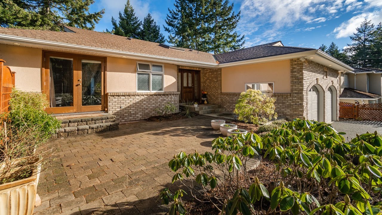 3045 Dolphin Dr. - Ian Lindsay - ARTEZ