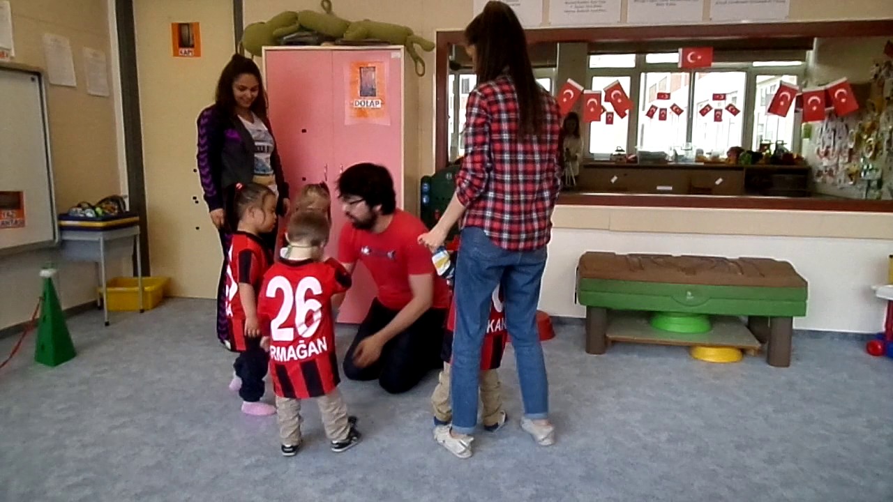 Es Es Es Ki Ki Ki Eski Eski Es - Spor Zamanı - Grup Down - Özel Eğitim - Down Sendromu