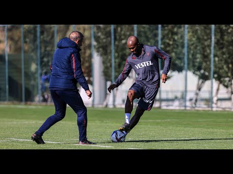 Nwakaeme Antrenmanda Malzemecisine Kadar Herkesi Çalımlıyor