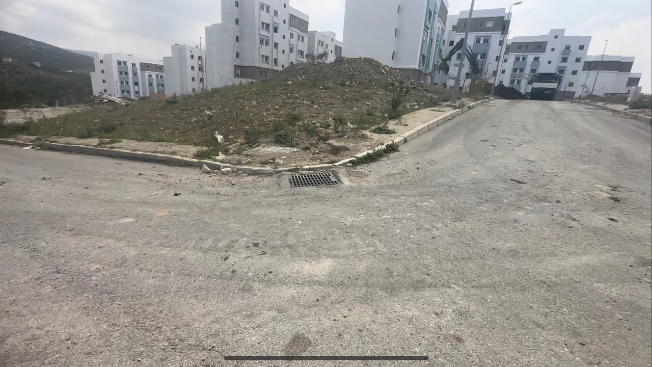 ارض للبيع في طنجة البالية تجزءاة بتيهال 120  مترو 0630298833