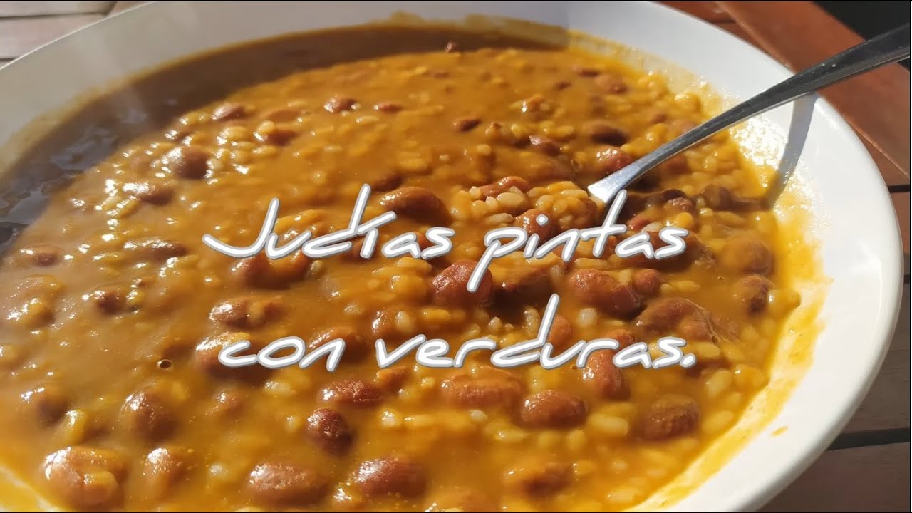 Judías pintas con verduras.