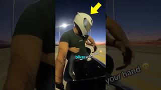 Ce motard a tenté un move avec sa crush 😏