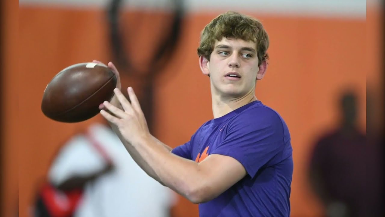 Top QB recruit Arch Manning, nephew of Peyton and Eli, commits to ...