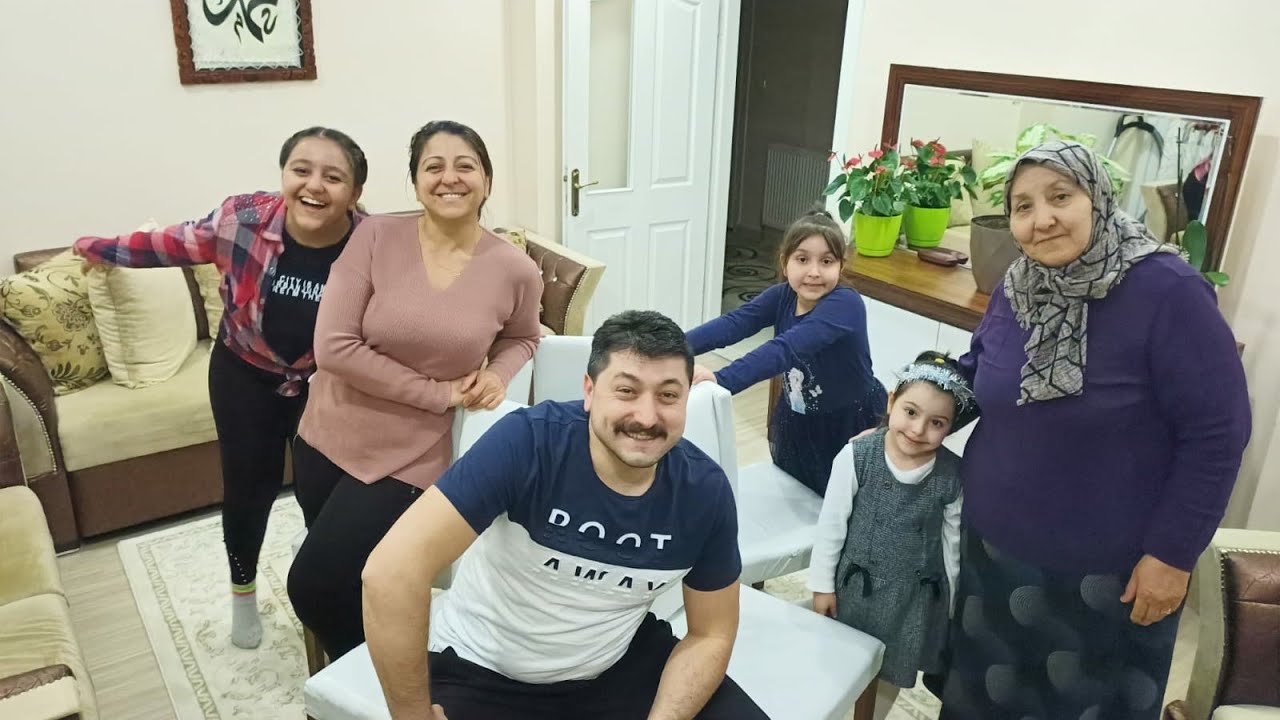 Babaannem sandalye kapmaca oynadi| Dünyanın en komik sandalye kapmaca oyunu #sandalyekapmaca #oyun