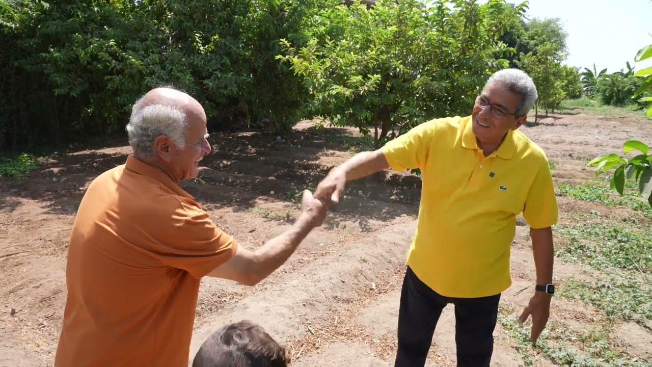 باب الخلق| ٣٠ سنة الحج محي بيحايل في الشجرة علشان يبني فوقيها بيت مالوش زي!