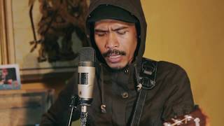 IKSAN SKUTER - BUKAN KIDUNG CINTA (LIVE SRAWUNG SESSION) chords