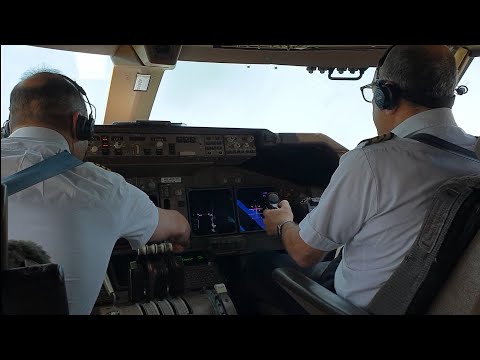HEAVY BOEING 747 TAKEOFF FROM ATLANTA. long run on the runway from V1 to Vr