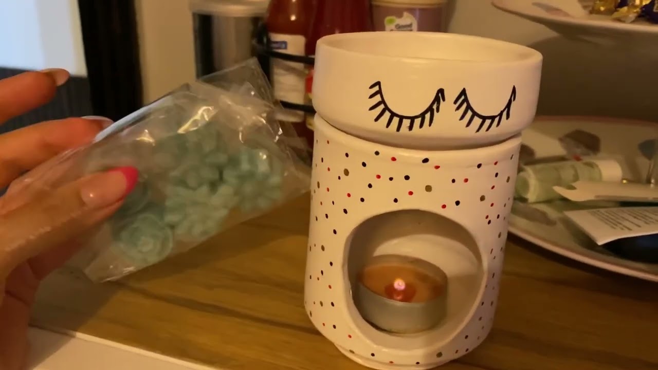 رجعت بيتي / سافرنا يلا ننظف بقي بيتنا / كان لازم اليوم يخلص وانا مدلعه نفسي