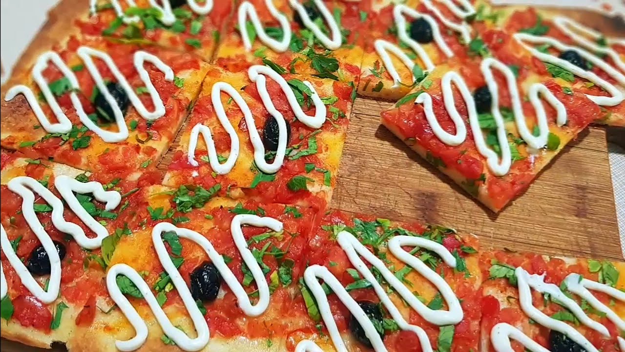 بيتزا كاري تاع زمان ، مقرمشة و بنينة | البيتزا الجزائرية 🇩🇿🇩🇿 وصفة أصلية Pizza carré