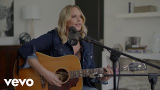 Смотреть клип Miranda Lambert - Settling Down (Acoustic)