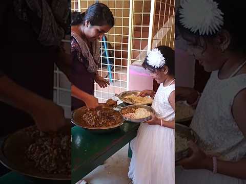 കുഞ്ഞുങ്ങളുടെ വയറും മനസും നിറച്ച് രക്ഷകർത്താക്കൾ😍 #newyear2025 #school #foodfest #biriyani #shorts