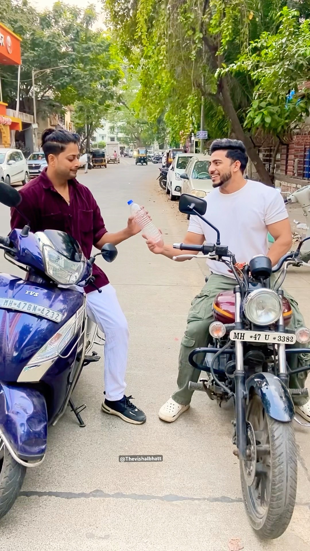 Aise e madat karte raho ? | wah bete wah Moj kardi ?? #comedy  #vishalbhatt  #shorts