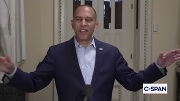 Hakeem Jeffries calls Karoline Leavitt "sick" and "out of control"