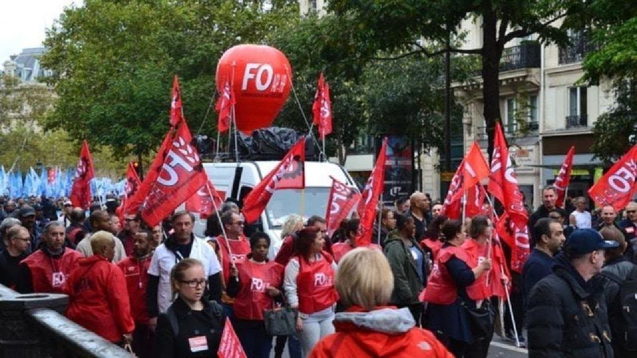 Профсоюзы выходят на улицы Парижа против пенсионной реформы / LIVE 24.01.20