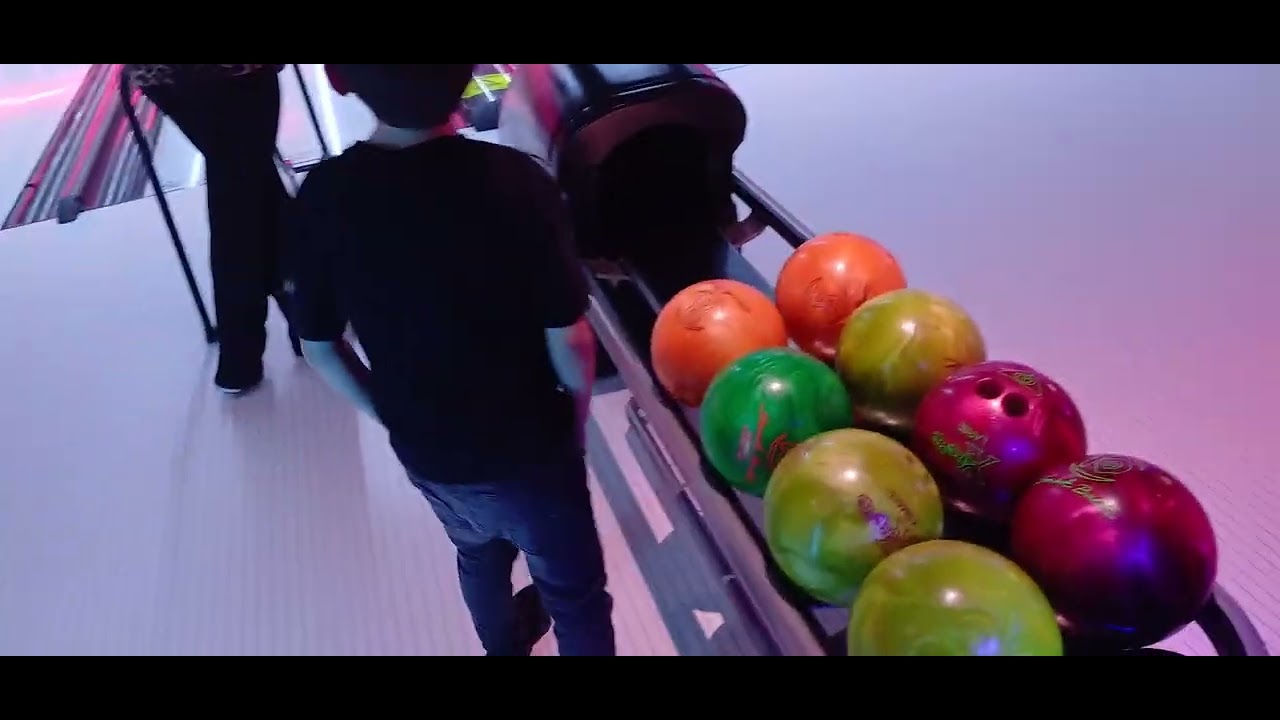 Family fun at harpurhey ten pin  🎳 