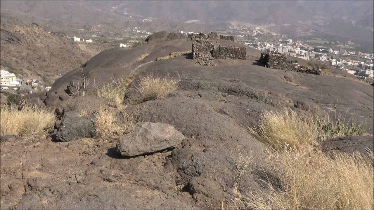 قرية غيه وخشب الجن في جبل تهوي