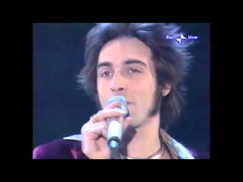 Elio e Le Vibrazioni a Sanremo 2005 - Commenti e intervista della Gialappa's Band