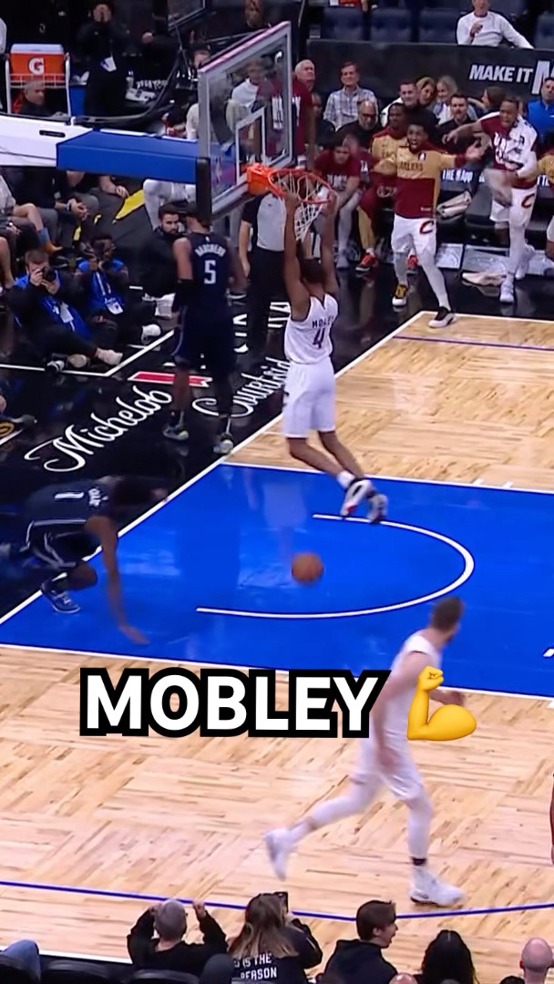 Mobley doing it on BOTH ENDS!