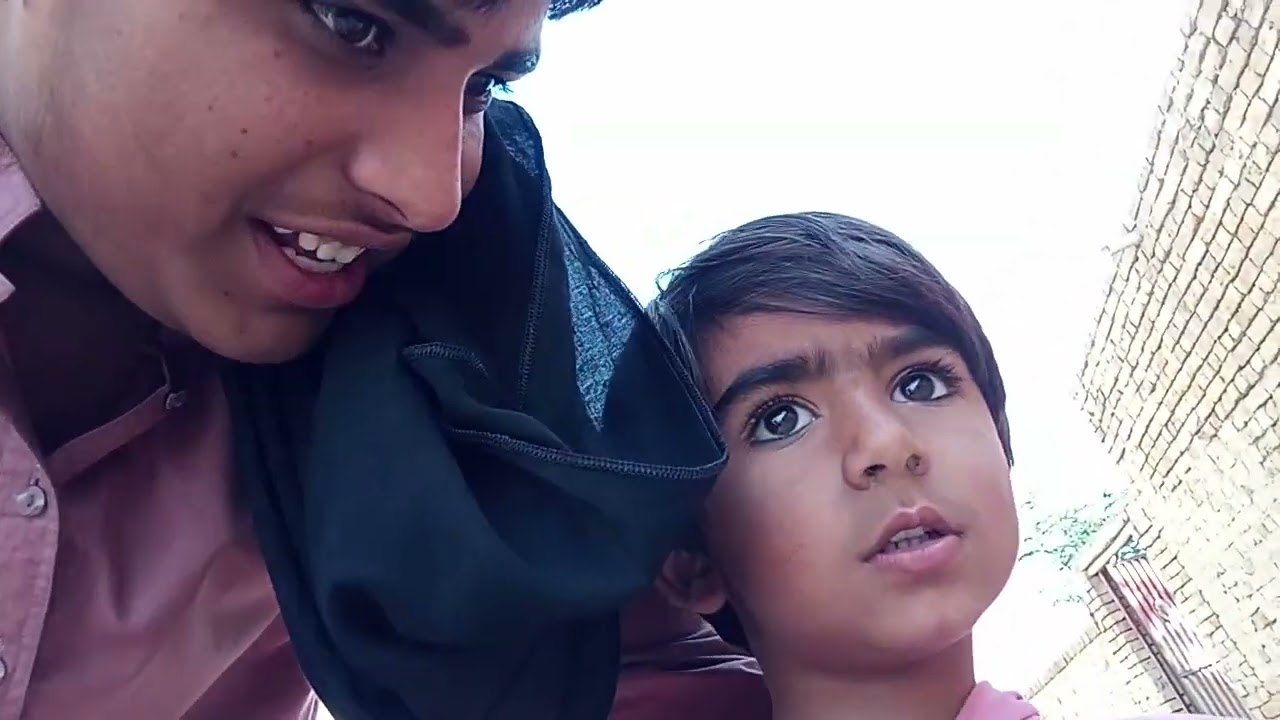 Ye Bacha Kitni Piyari Batain Kar Raha Hy