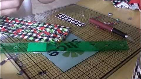 How to make a very easy duct tape wallet! Part 2: The end of part 1 and pockets