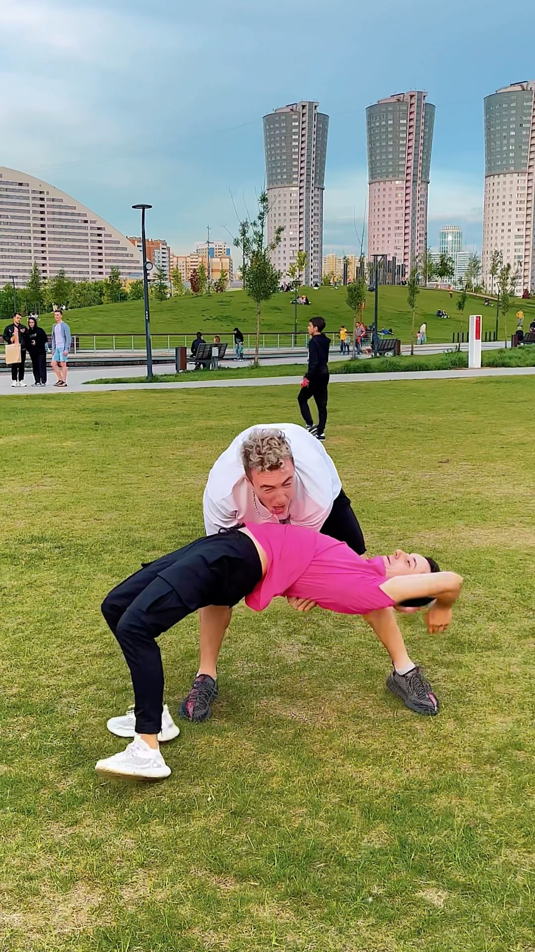 Taught a Man How to Do a Frontflip??#kiryakolesnikov #prank #tutorial #stunt #parkour #funny #flip