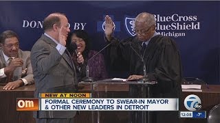 Mike Duggan formally sworn in as mayor.