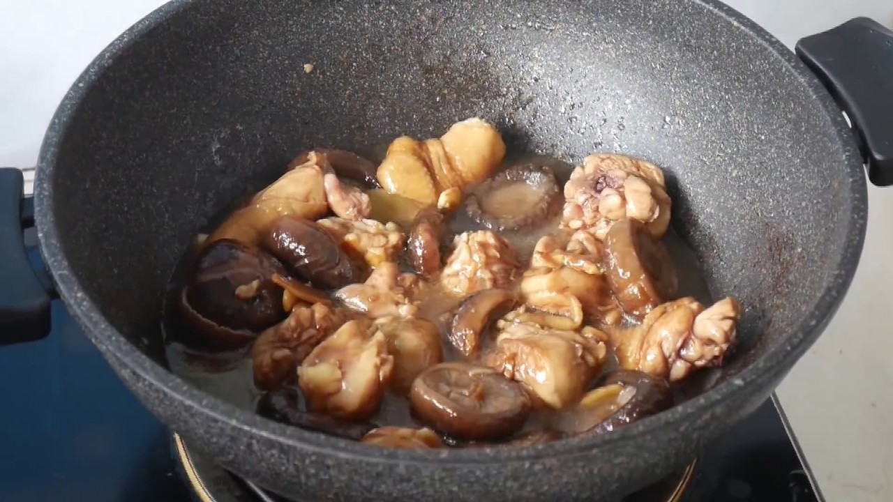 HOW TO COOK CNY SOY SAUCE BRAISED CHICKEN WITH MUSHROOMS YouTube