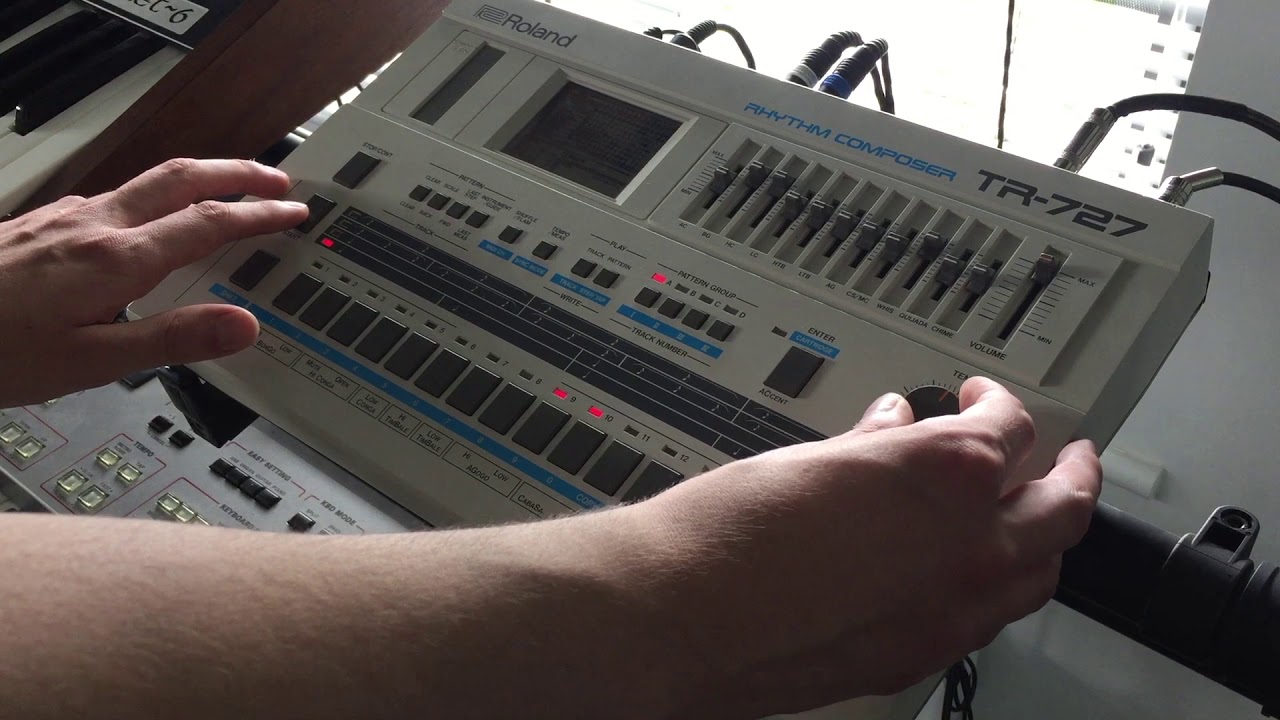 Roland リズムコンポーザー TR-707 Roland TR-707 | Vintage Synth Explorer