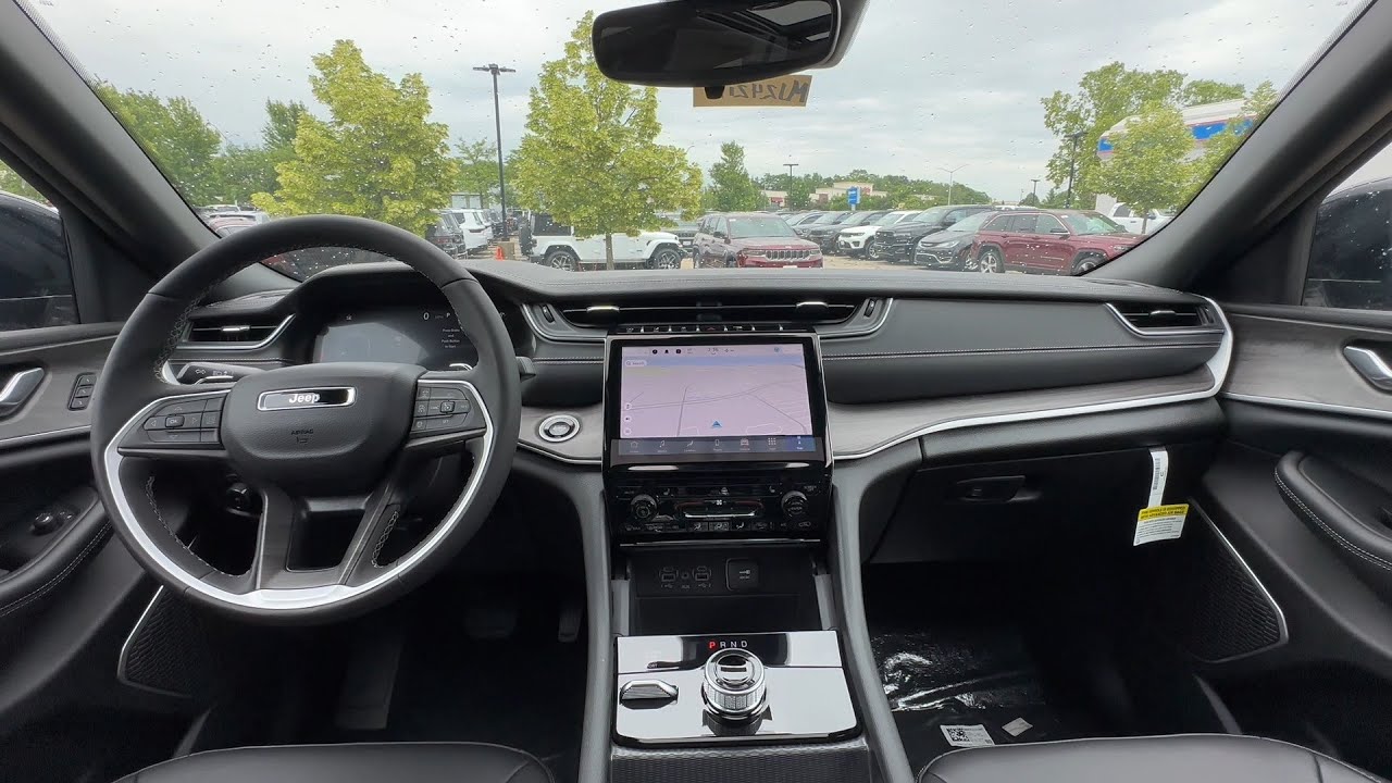 Car Comparison (2024 Jeep Grand Cherokee/2023 Dodge Durango) Russ Darrow Madison CDJR