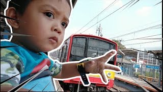 GAVIN NAIK KERETA API KE TANAH ABANG BERSAMA BUNDA DAN NENEK