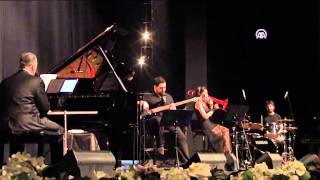 Anadolu Ajansı - Fatih Erkoçtan Akustik Quartet Konseri