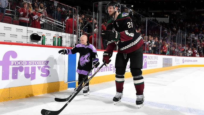 Columbus Blue Jackets defender shares personal connection with Hockey  Fights Cancer night