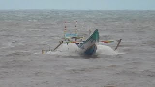 Arema Boat, Return Back from Sea | Plawangan Puger | Weather All in Medium Level
