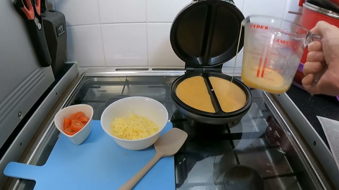 WW Omelette Maker, Easy-Clean and Non-Stick, 750 W - Progress Cookshop